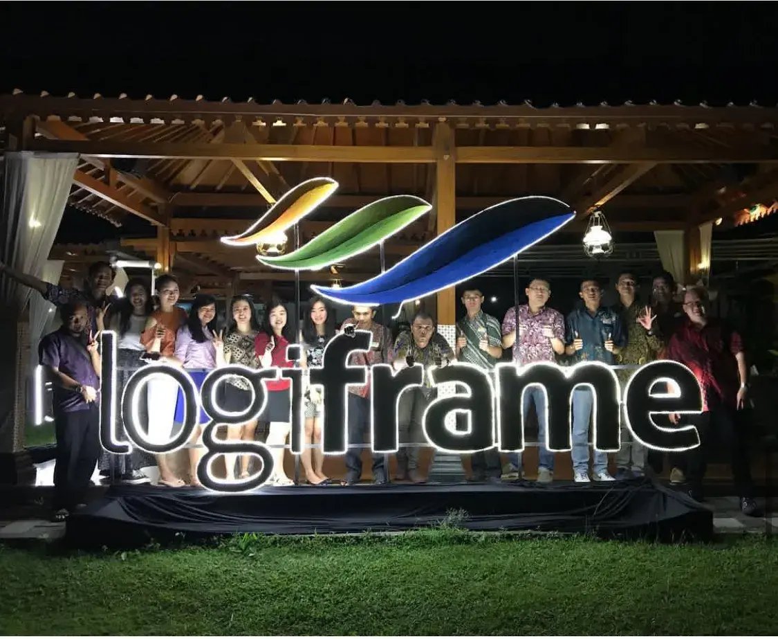 Outing logo logiframe