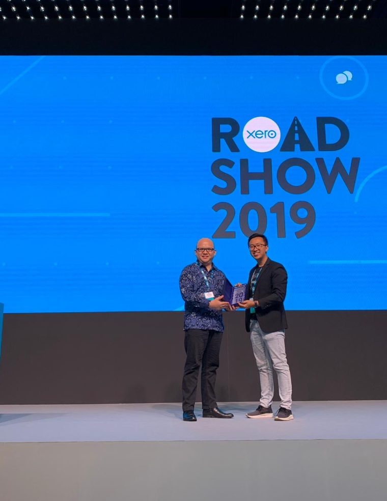 Logiframe receiving Xero Asia Partner of the Year in 2019.